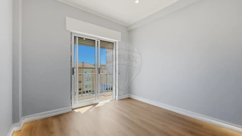 Apartamento T3 para Venda em Castanheira do Ribatejo e Cachoeiras