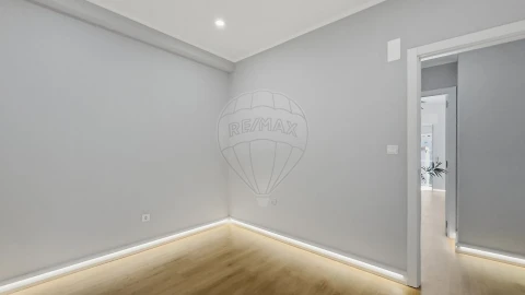 Apartamento T3 para Venda em Castanheira do Ribatejo e Cachoeiras