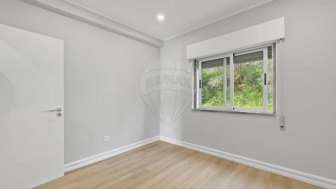 Apartamento T3 para Venda em Castanheira do Ribatejo e Cachoeiras