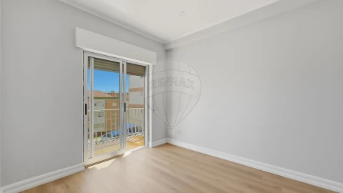 Apartamento T3 para Venda em Castanheira do Ribatejo e Cachoeiras