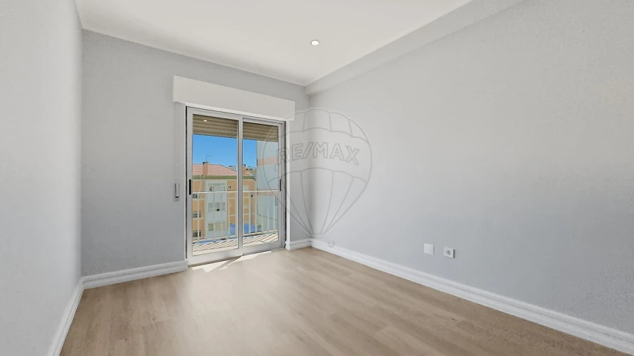 Apartamento T3 para Venda em Castanheira do Ribatejo e Cachoeiras Foto 13