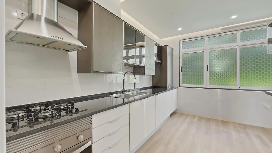 Apartamento T3 para Venda em Castanheira do Ribatejo e Cachoeiras Foto 2