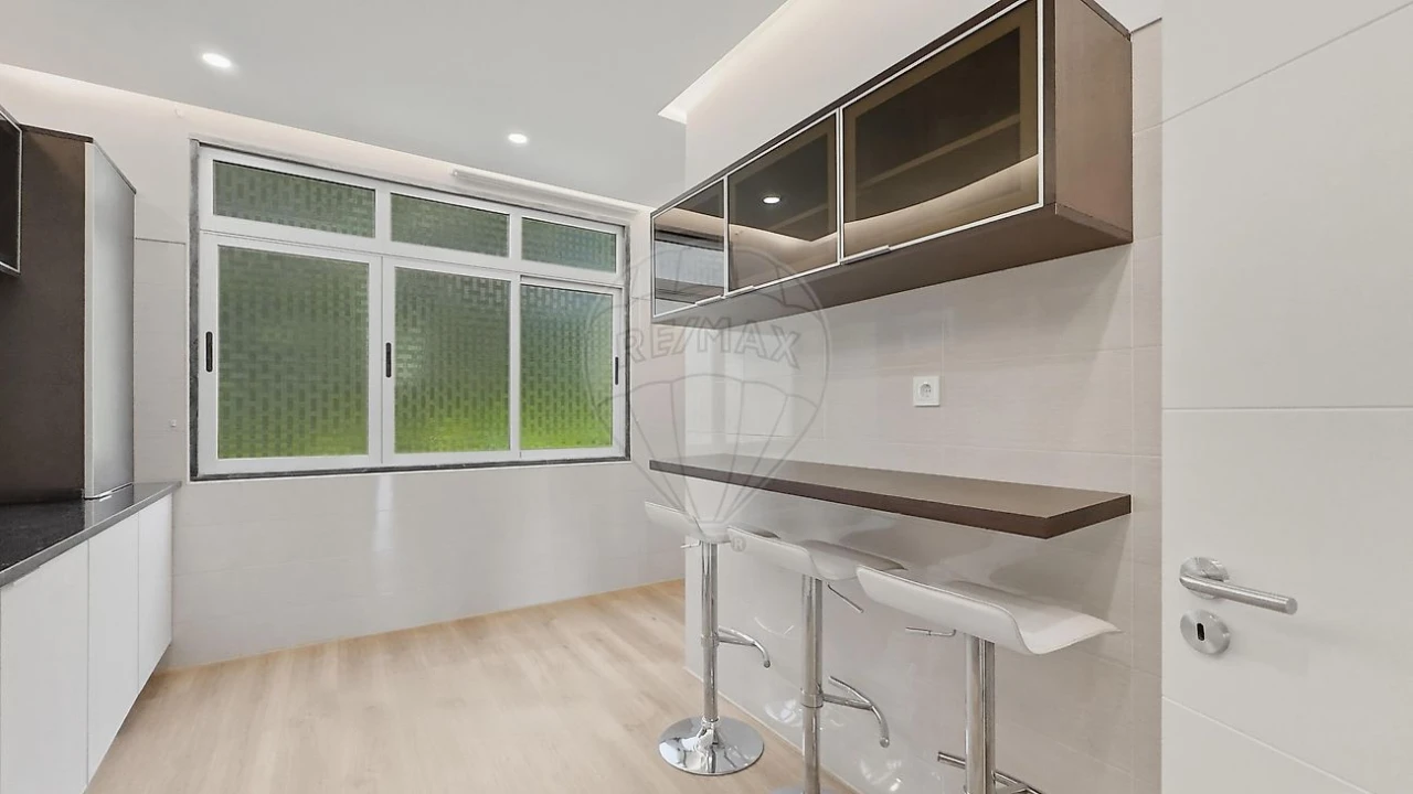 Apartamento T3 para Venda em Castanheira do Ribatejo e Cachoeiras Foto 1