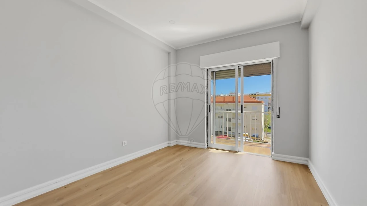 Apartamento T3 para Venda em Castanheira do Ribatejo e Cachoeiras Foto 20