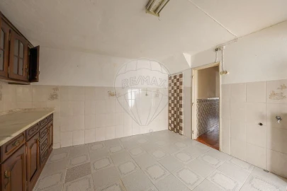 Moradia T2 para Venda em Abrigada e Cabanas de Torres