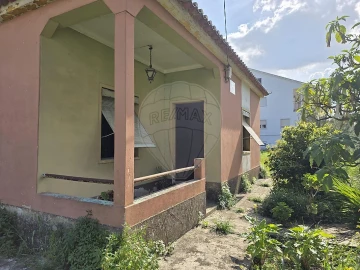 Moradia T3 para Venda em Alverca do Ribatejo e Sobralinho