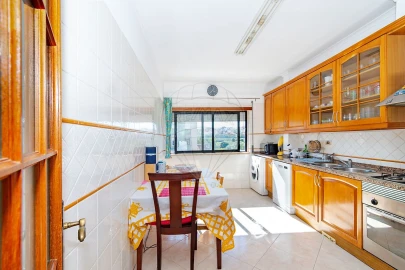 Apartamento T3 para Venda em Santa Iria de Azoia, São João da Talha e Bobadela