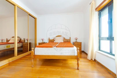 Apartamento T3 para Venda em Santa Iria de Azoia, São João da Talha e Bobadela