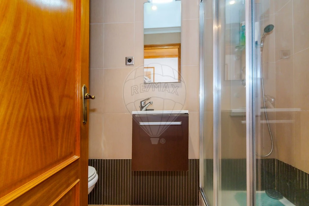 Apartamento T3 para Venda em Santa Iria de Azoia, São João da Talha e Bobadela Foto 9