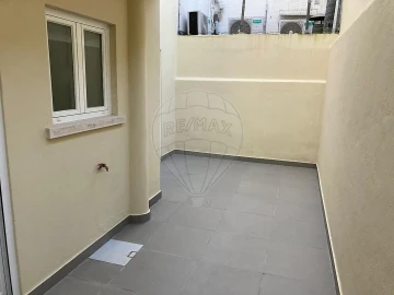 Apartamento T2 para Arrendamento em Nossa Senhora do Pópulo, Coto e São Gregório