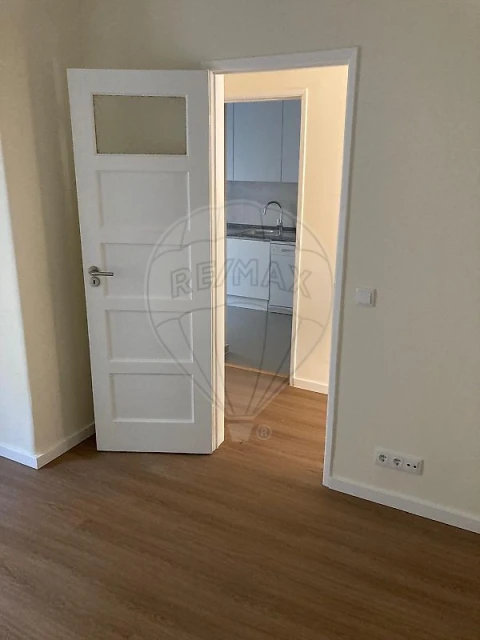 Apartamento T2 para Arrendamento em Nossa Senhora do Pópulo, Coto e São Gregório