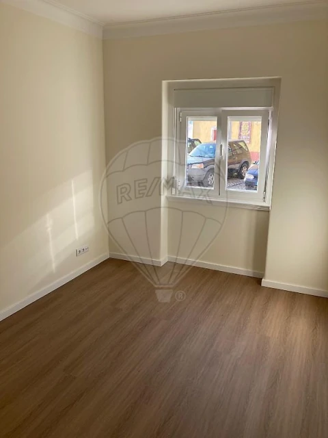 Apartamento T2 para Arrendamento em Nossa Senhora do Pópulo, Coto e São Gregório