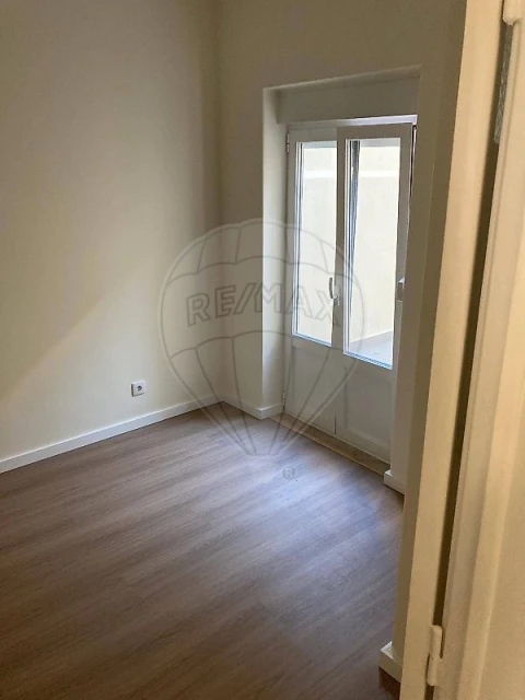 Apartamento T2 para Arrendamento em Nossa Senhora do Pópulo, Coto e São Gregório