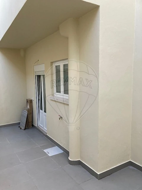 Apartamento T2 para Arrendamento em Nossa Senhora do Pópulo, Coto e São Gregório