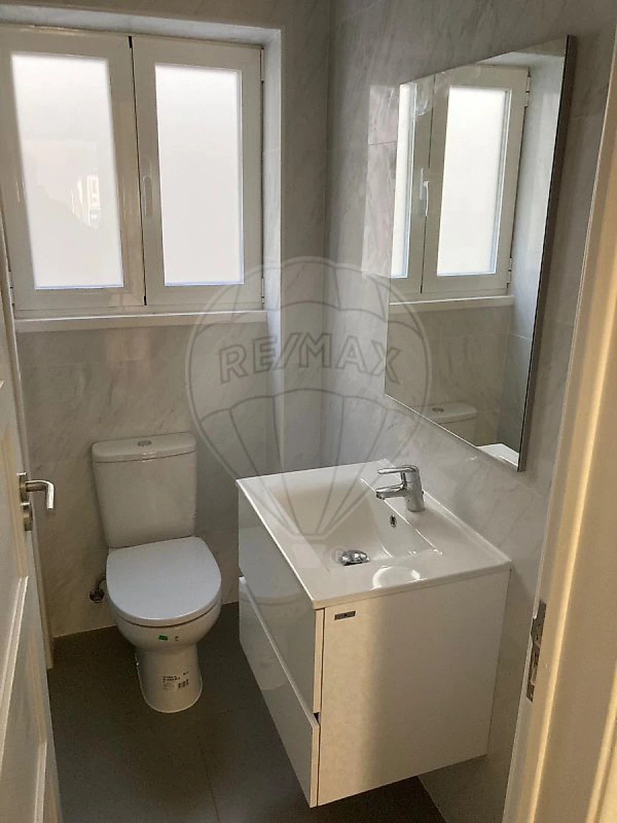 Apartamento T2 para Arrendamento em Nossa Senhora do Pópulo, Coto e São Gregório Foto 11