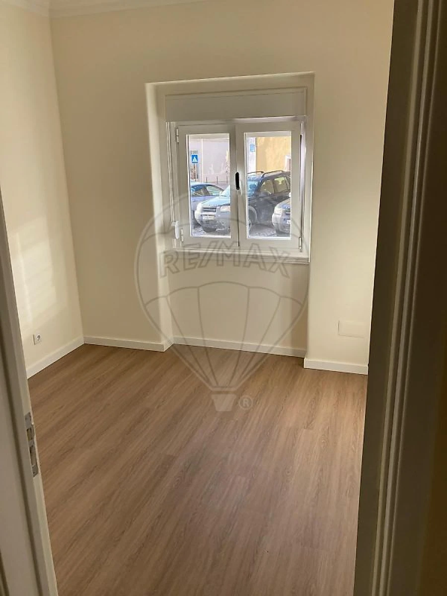 Apartamento T2 para Arrendamento em Nossa Senhora do Pópulo, Coto e São Gregório Foto 6