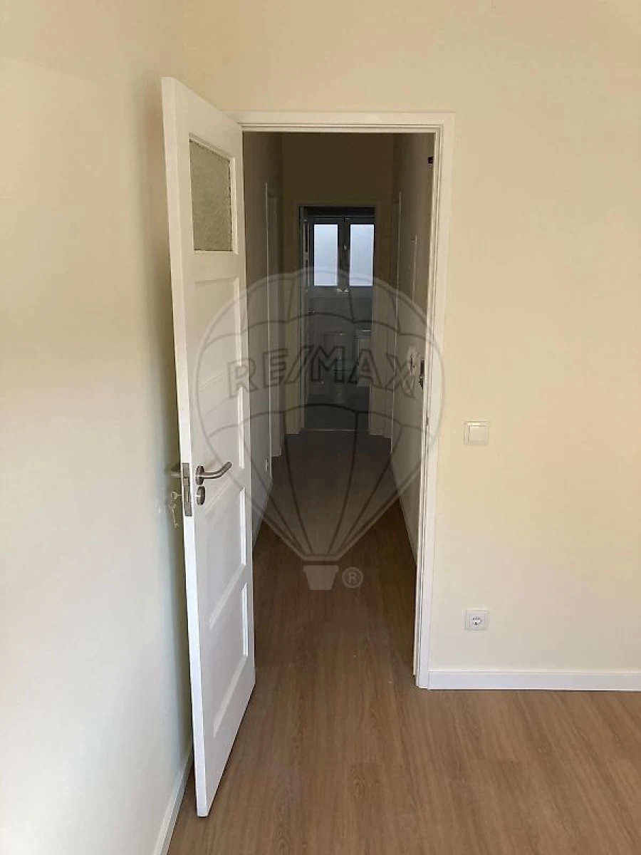 Apartamento T2 para Arrendamento em Nossa Senhora do Pópulo, Coto e São Gregório Foto 2