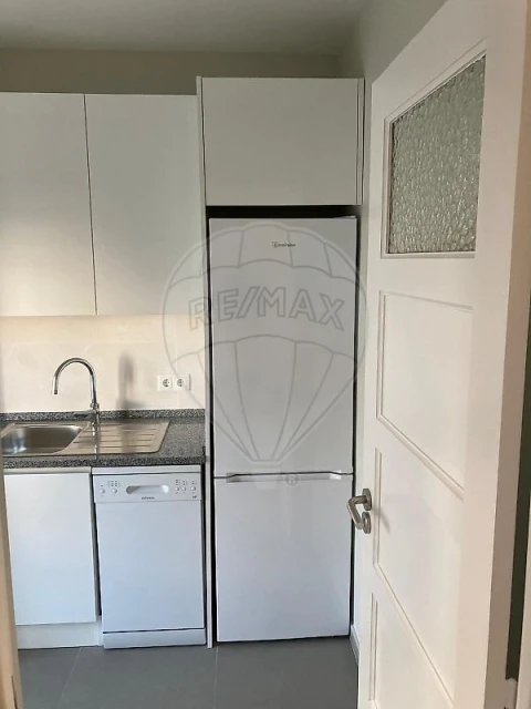 Apartamento T2 para Arrendamento em Nossa Senhora do Pópulo, Coto e São Gregório