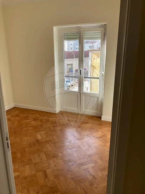 Apartamento T2 para Arrendamento em Nossa Senhora do Pópulo, Coto e São Gregório