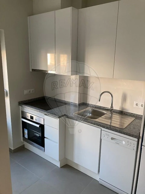 Apartamento T2 para Arrendamento em Nossa Senhora do Pópulo, Coto e São Gregório