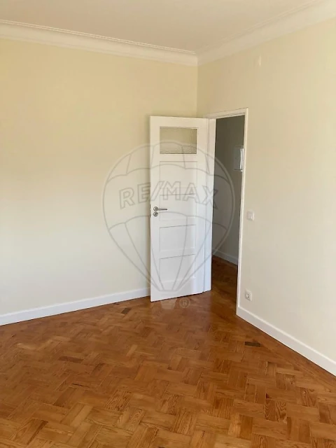 Apartamento T2 para Arrendamento em Nossa Senhora do Pópulo, Coto e São Gregório