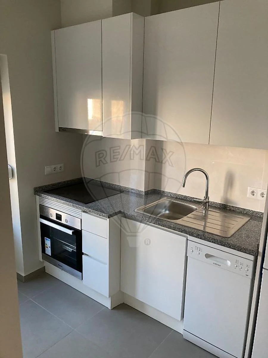 Apartamento T2 para Arrendamento em Nossa Senhora do Pópulo, Coto e São Gregório Foto 9