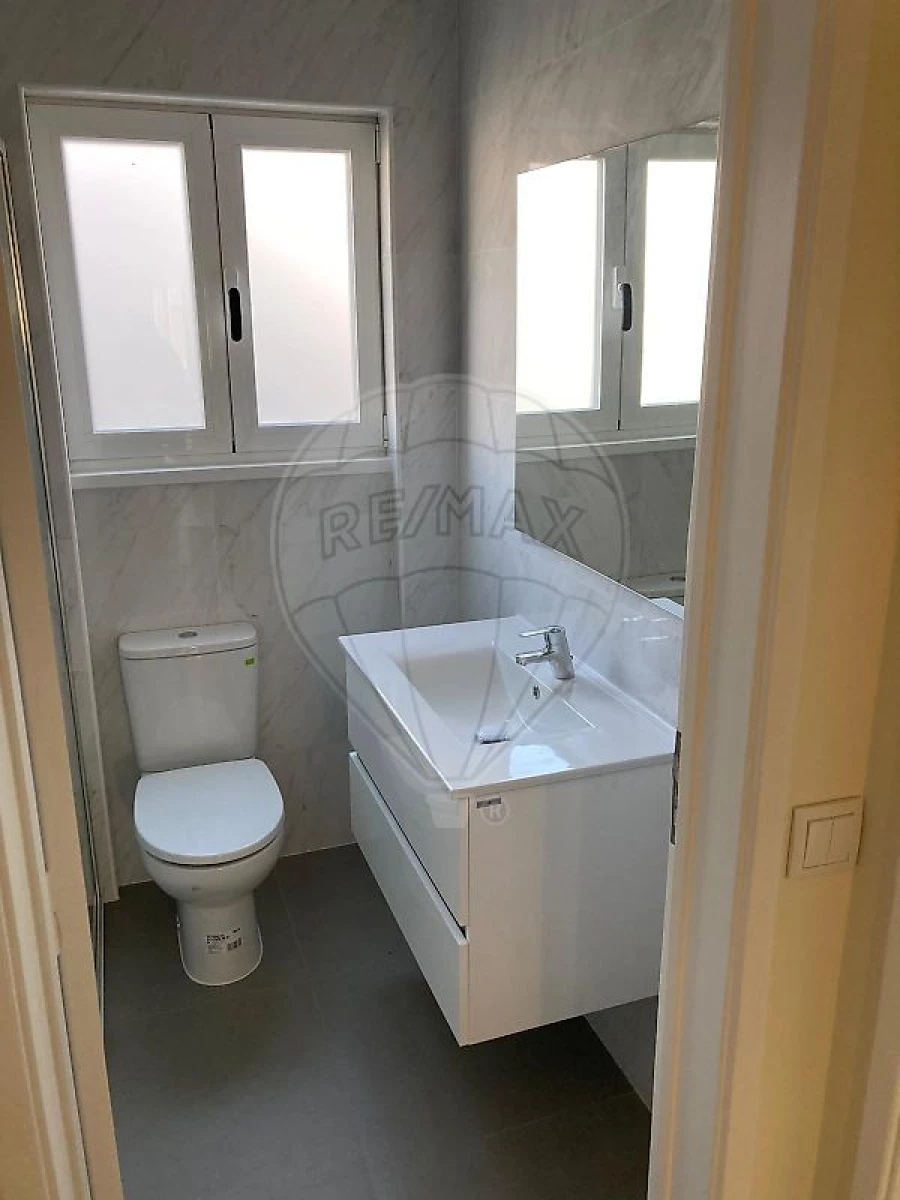 Apartamento T2 para Arrendamento em Nossa Senhora do Pópulo, Coto e São Gregório Foto 12