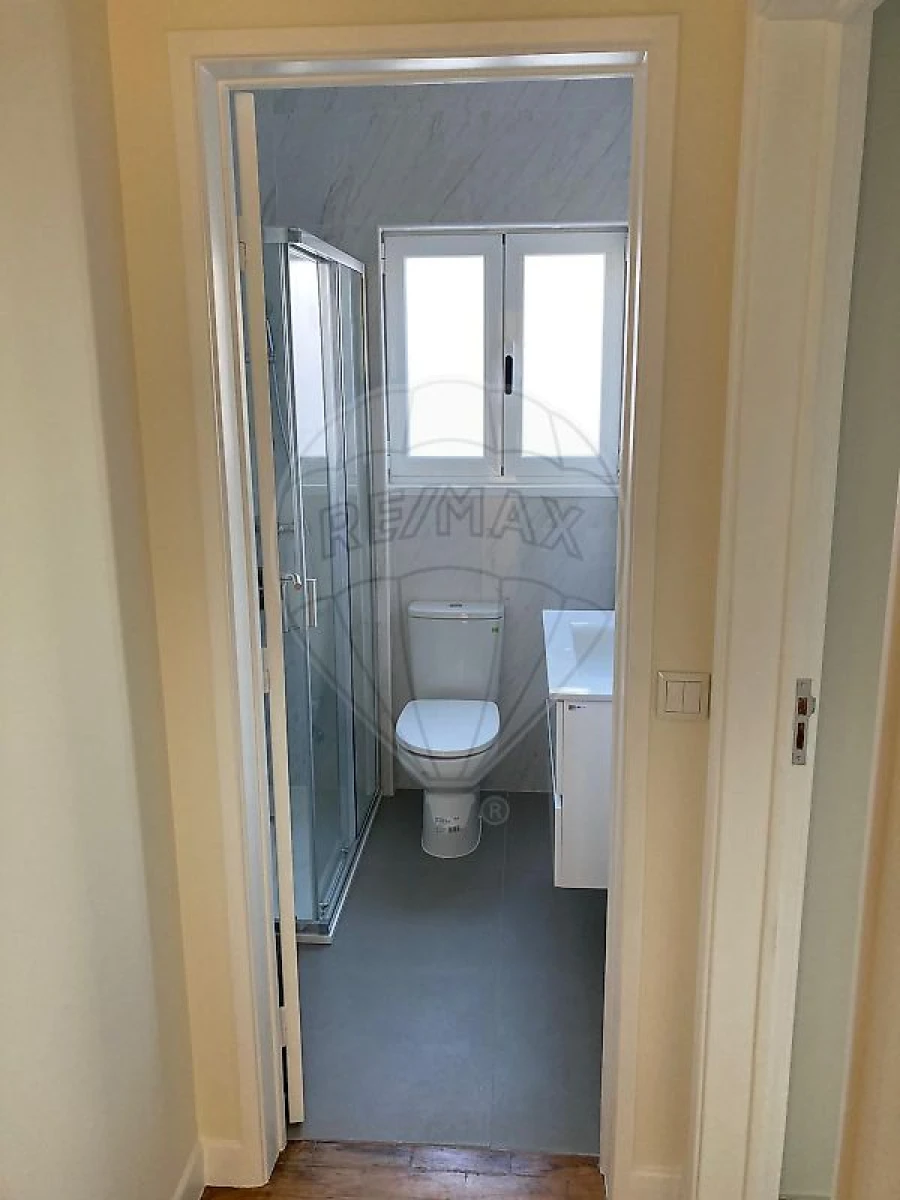 Apartamento T2 para Arrendamento em Nossa Senhora do Pópulo, Coto e São Gregório Foto 5