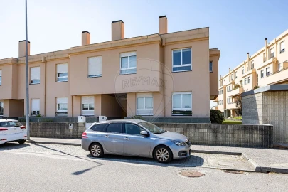 Moradia T4 para Venda em Vilar de Pinheiro