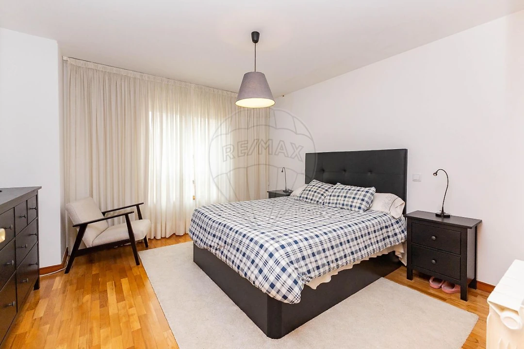 Moradia T4 para Venda em Vilar de Pinheiro Foto 22