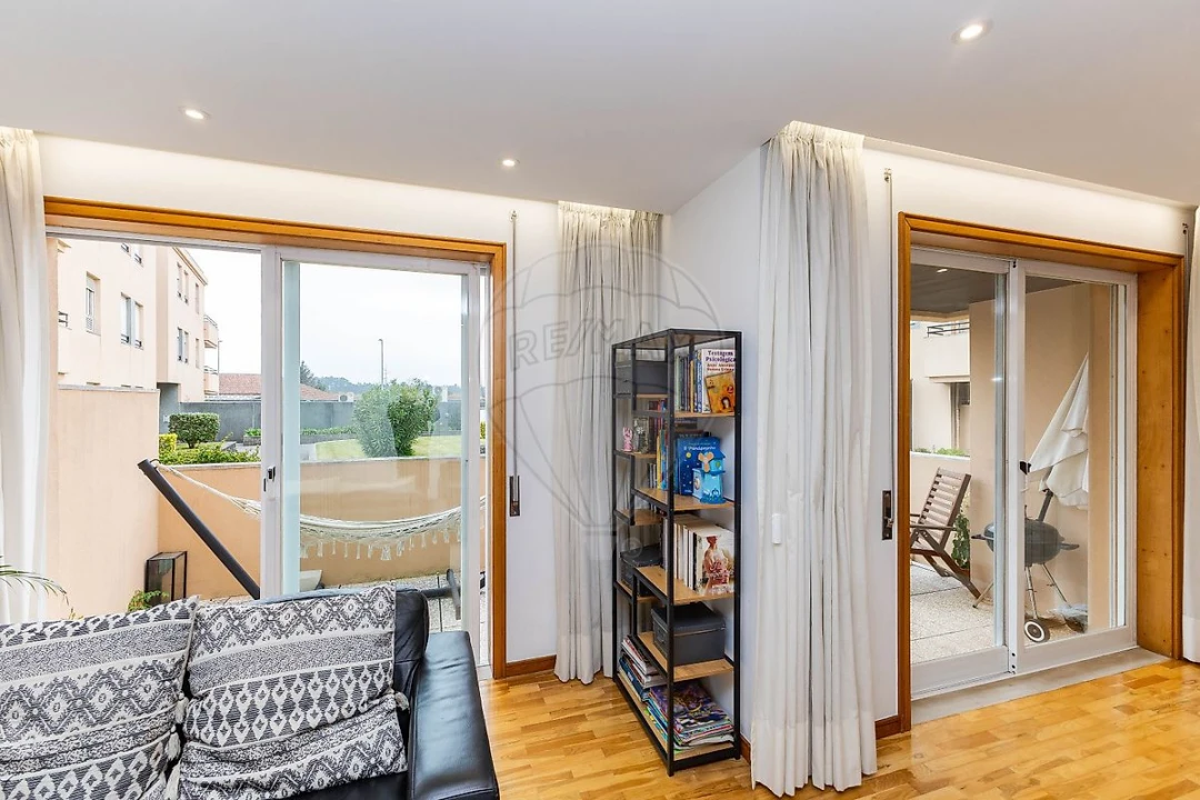 Moradia T4 para Venda em Vilar de Pinheiro Foto 3