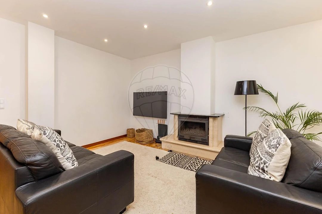 Moradia T4 para Venda em Vilar de Pinheiro Foto 6