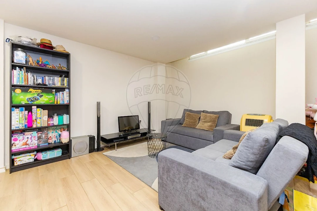 Moradia T4 para Venda em Vilar de Pinheiro Foto 30