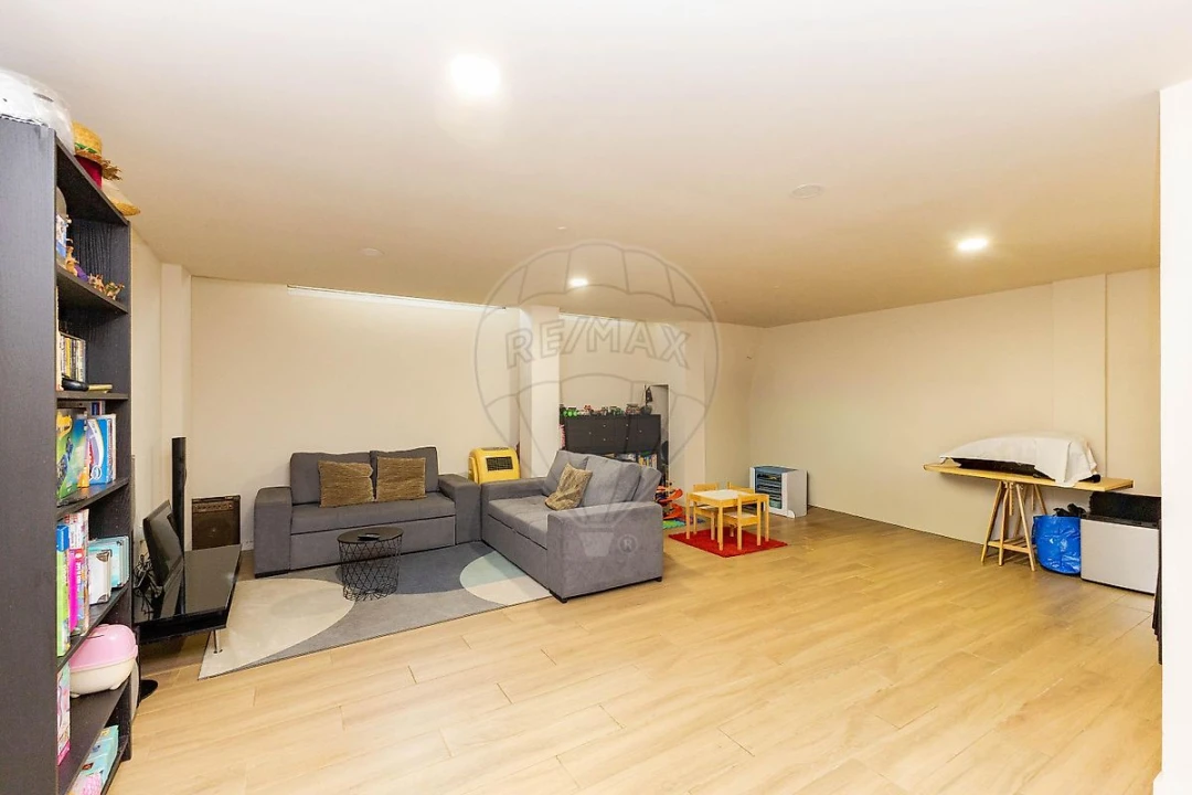 Moradia T4 para Venda em Vilar de Pinheiro Foto 29