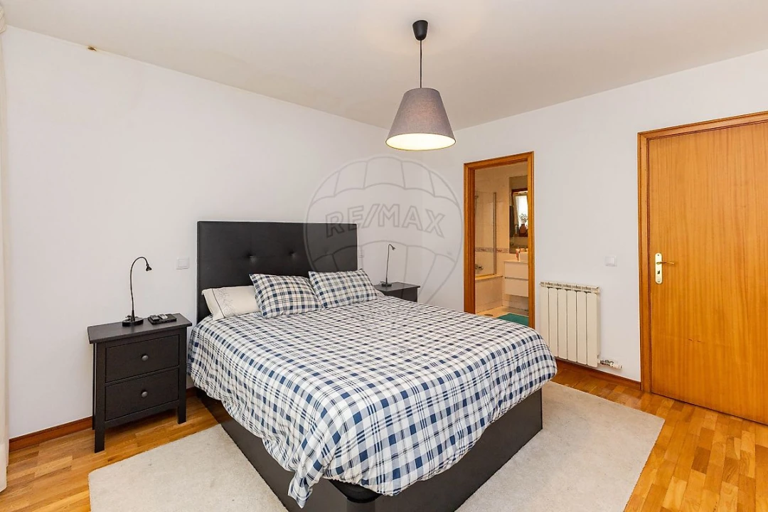 Moradia T4 para Venda em Vilar de Pinheiro Foto 21