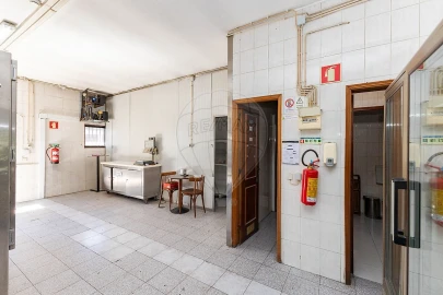 Loja para Venda em Campanhã