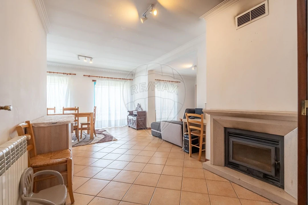 Apartamento T4 para Venda em Nelas Foto 16