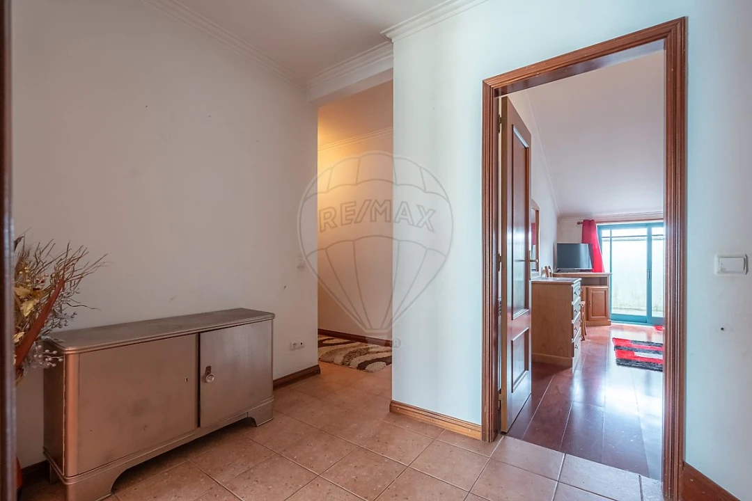 Apartamento T4 para Venda em Nelas Foto 2