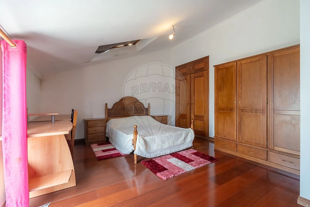 Apartamento T4 para Venda em Nelas Foto 4