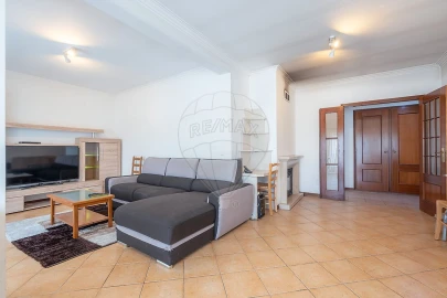 Apartamento T4 para Venda em Nelas