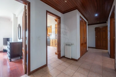Apartamento T4 para Venda em Nelas