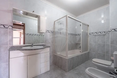 Apartamento T4 para Venda em Nelas