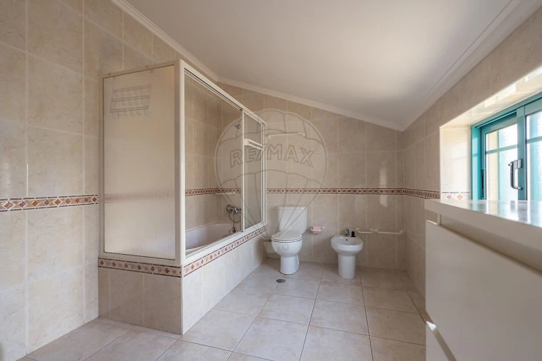 Apartamento T4 para Venda em Nelas Foto 9