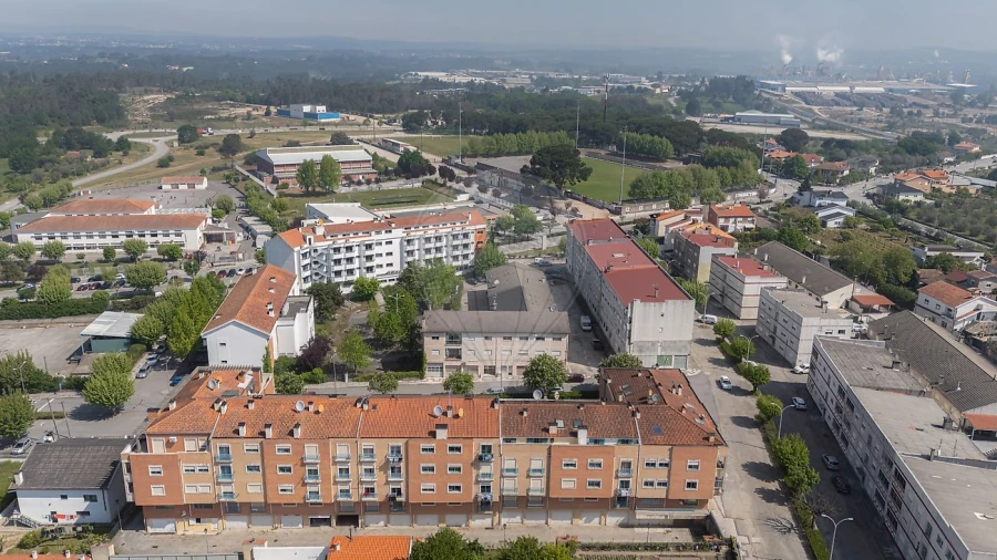 Apartamento T4 para Venda em Nelas Foto 40