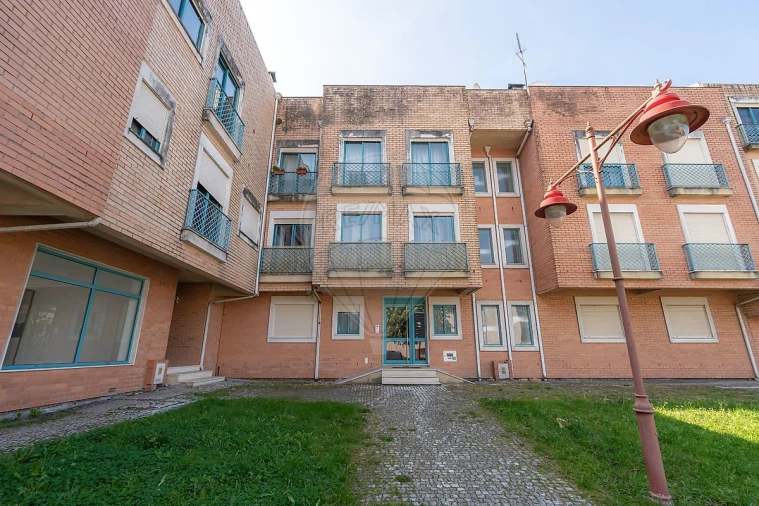 Apartamento T4 para Venda em Nelas Foto 41