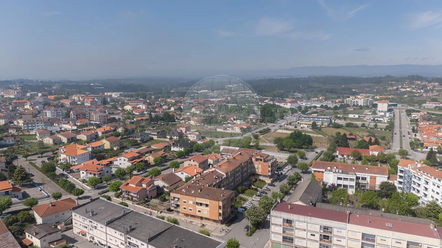 Apartamento T4 para Venda em Nelas Foto 31