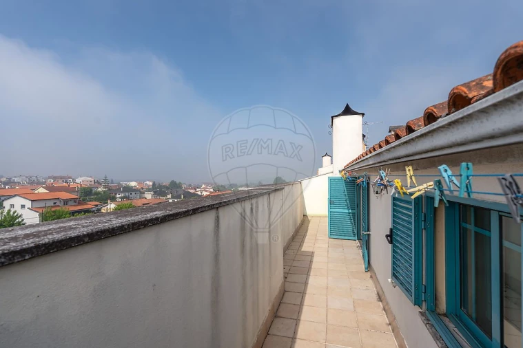 Apartamento T4 para Venda em Nelas Foto 7