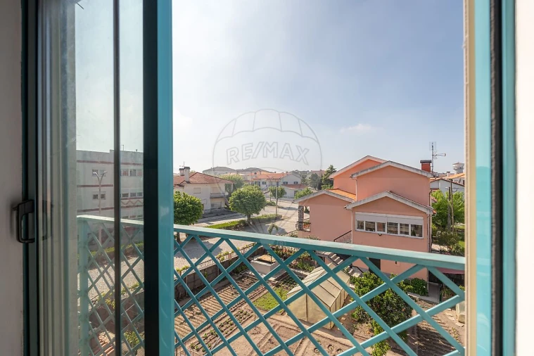 Apartamento T4 para Venda em Nelas Foto 36