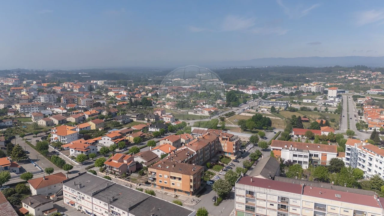 Apartamento T4 para Venda em Nelas Foto 31