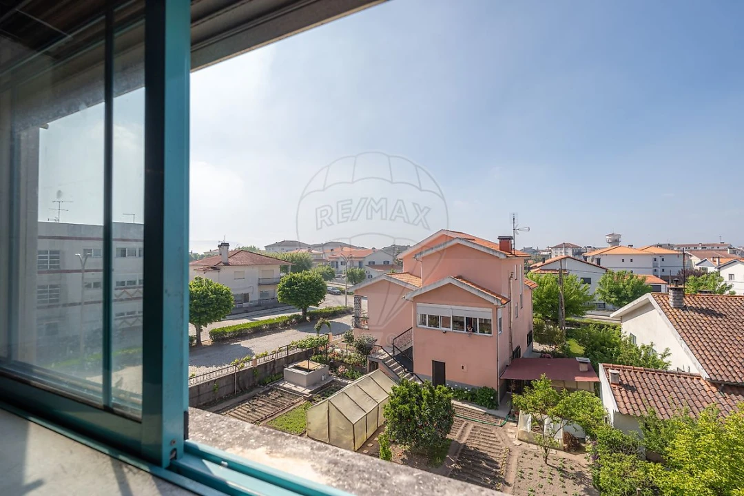 Apartamento T4 para Venda em Nelas Foto 38